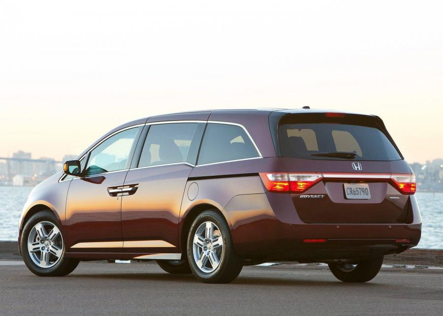  Honda Odyssey 2012 года  (фото 8 из 10)